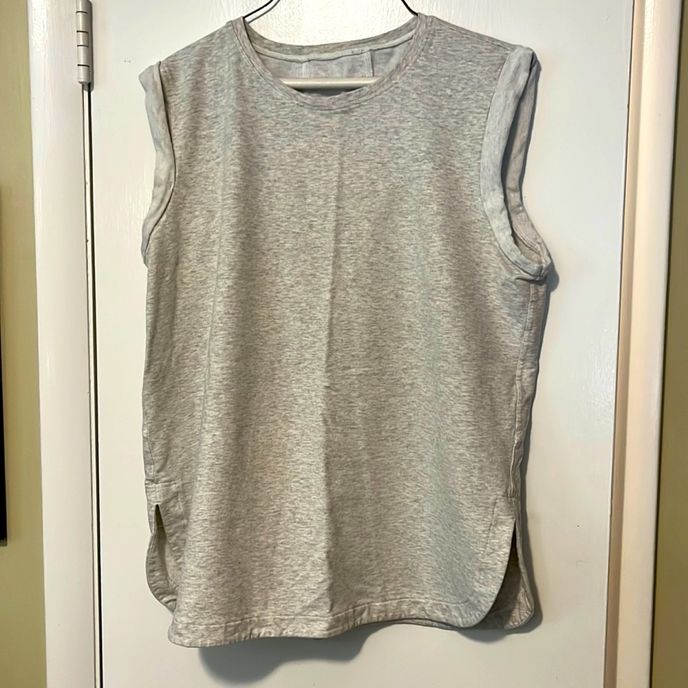 Size L Lululemon tank top with scallop bottom